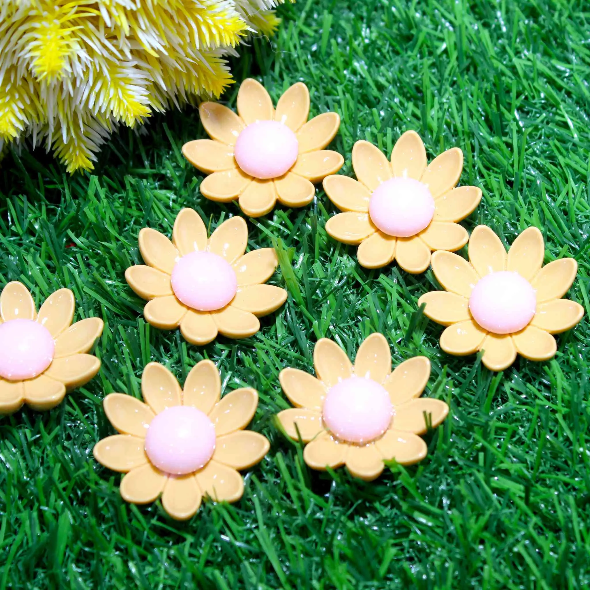 🌸 Flat Back Acrylic Flower Motif for DIY Crafts & Decor! Peachpuff, Khaki, 35mm 🎨