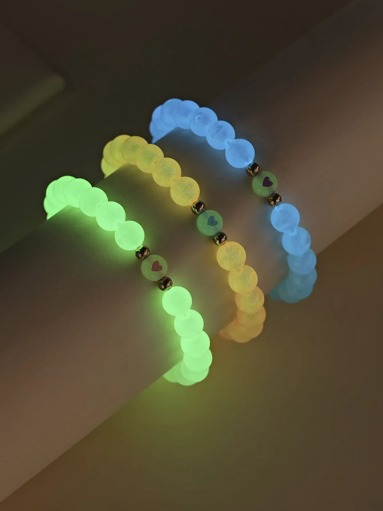 3pcs Glow In The Dark Heart Detail Beaded Bracelet Boho Crafted Creative Beads