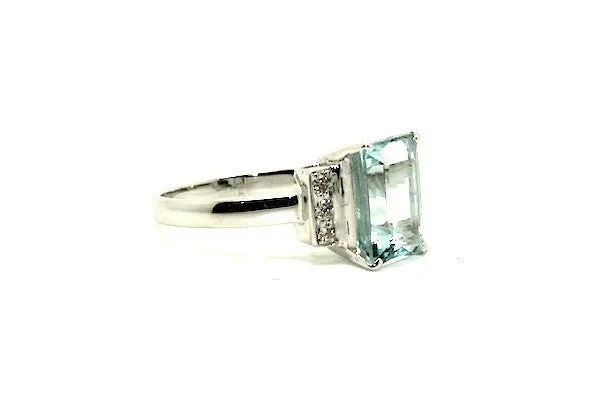 Aquamarine & Diamond Elegant Ring Ad No.0990