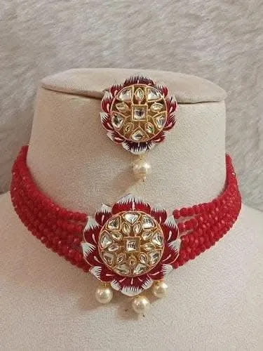 Chokar necklace with mangtika (red)