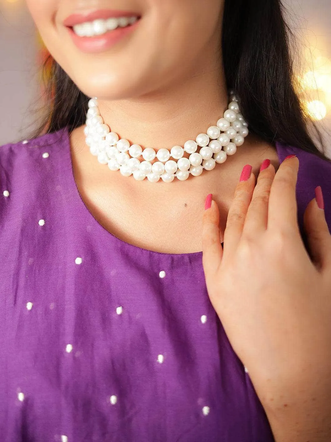 Classic Pearls Choker