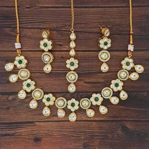 Flower Meena Round Motif Necklace Set