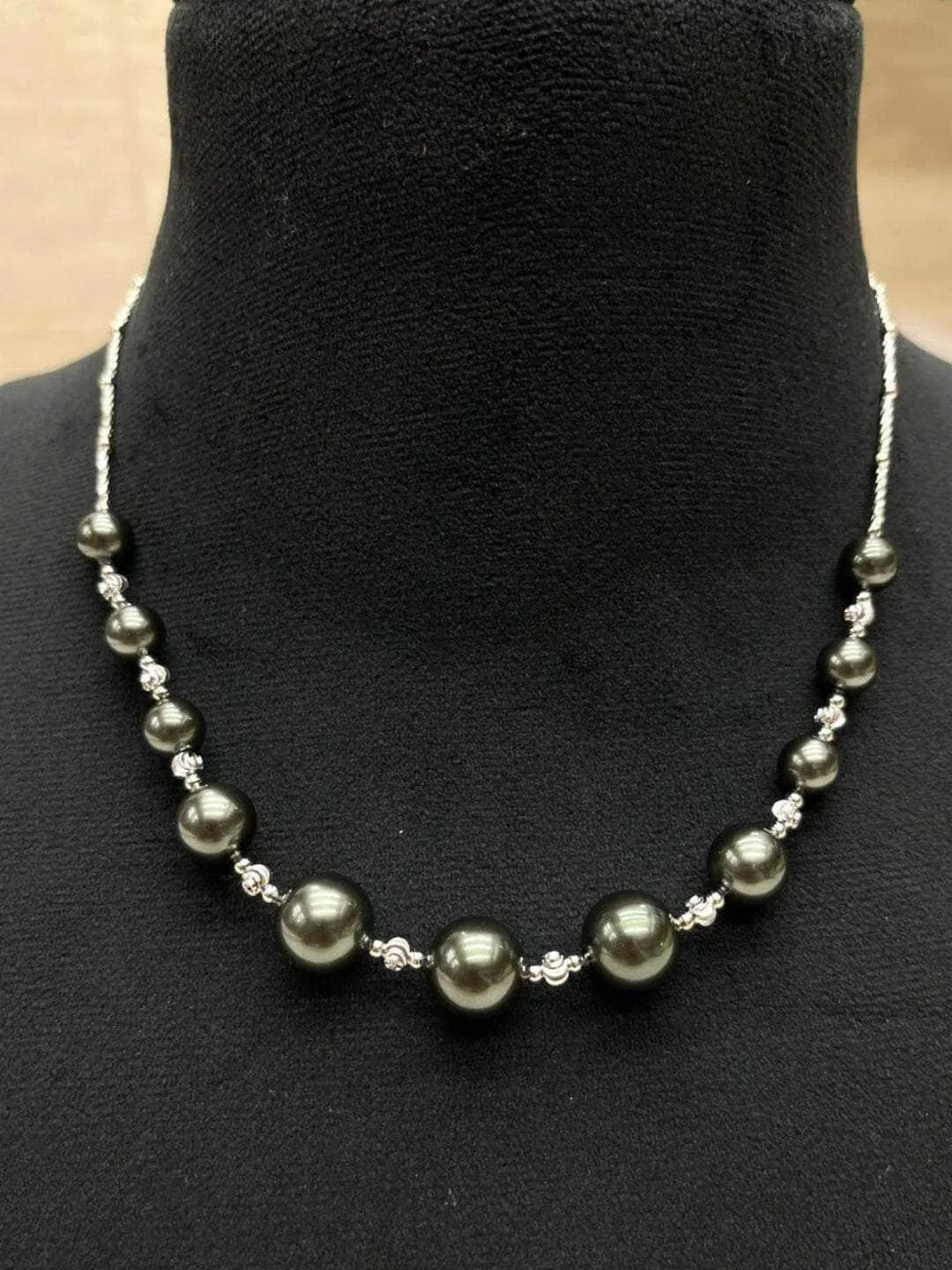 Fresh Water Pearls Short Necklace