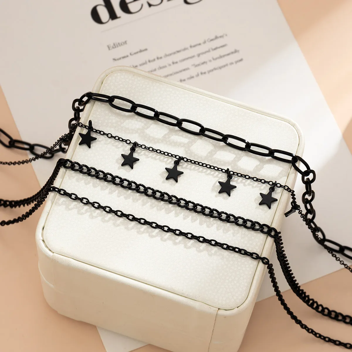 N2453 - Simple star-shaped multi-layer chain necklace