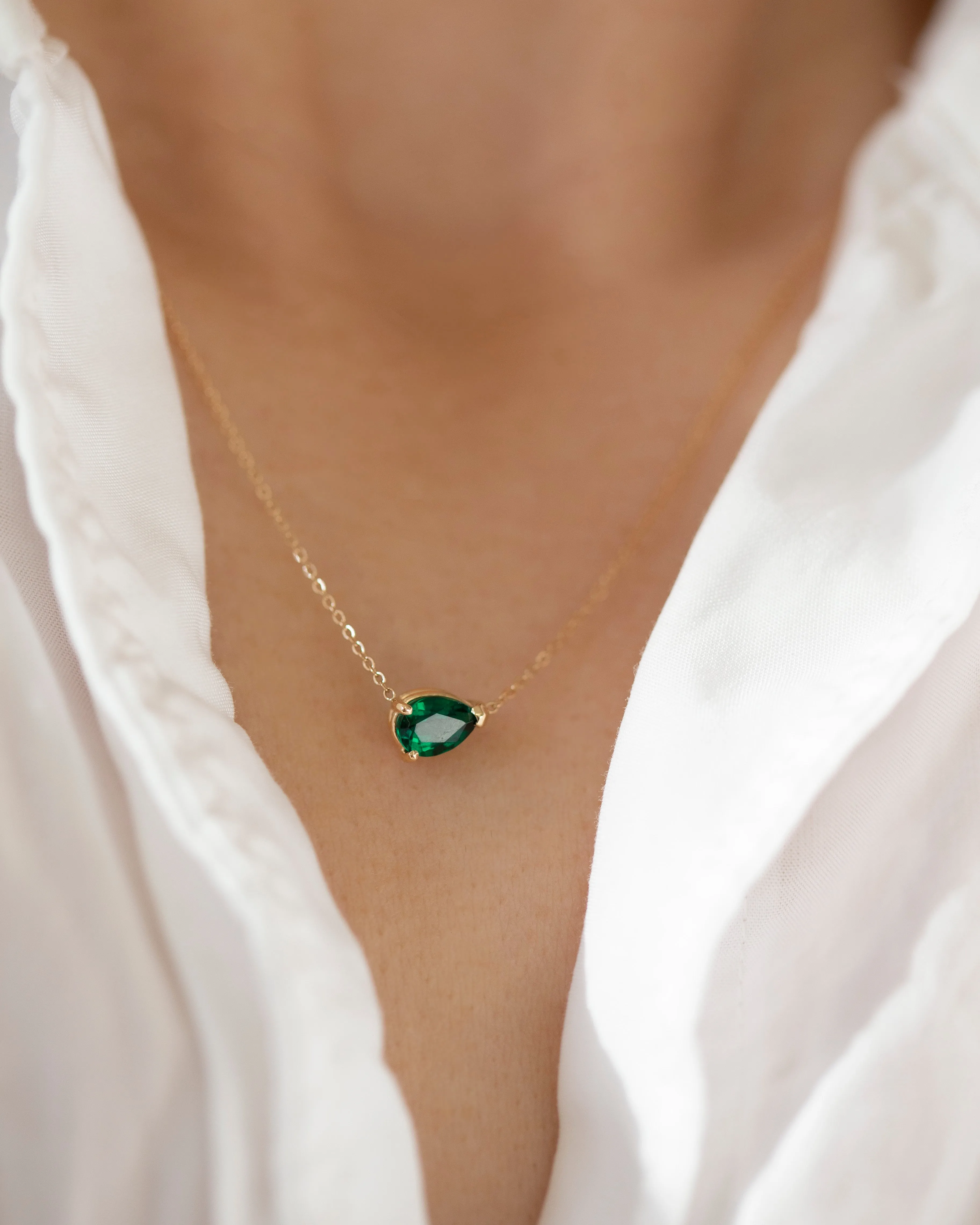 Pear Emerald Necklace in 14k Gold