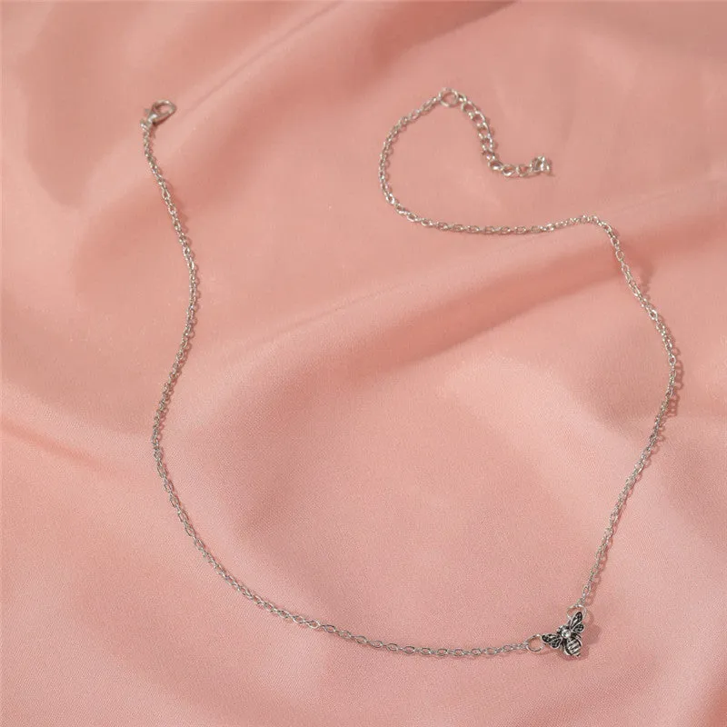 Simple And Old-Fashioned Personality Insect Pendant Clavicle Chain