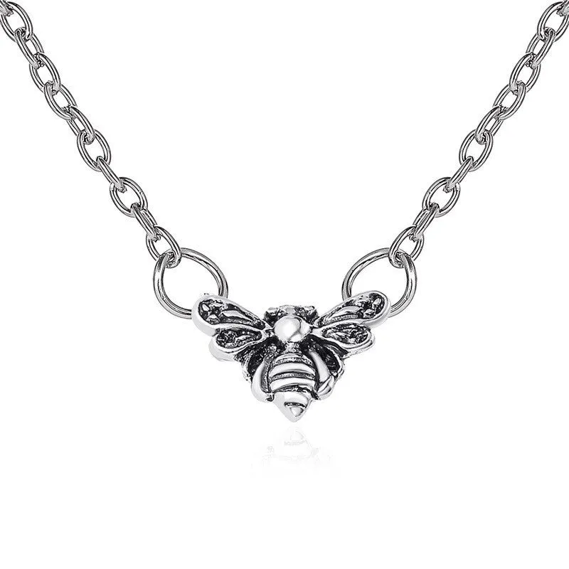 Simple And Old-Fashioned Personality Insect Pendant Clavicle Chain