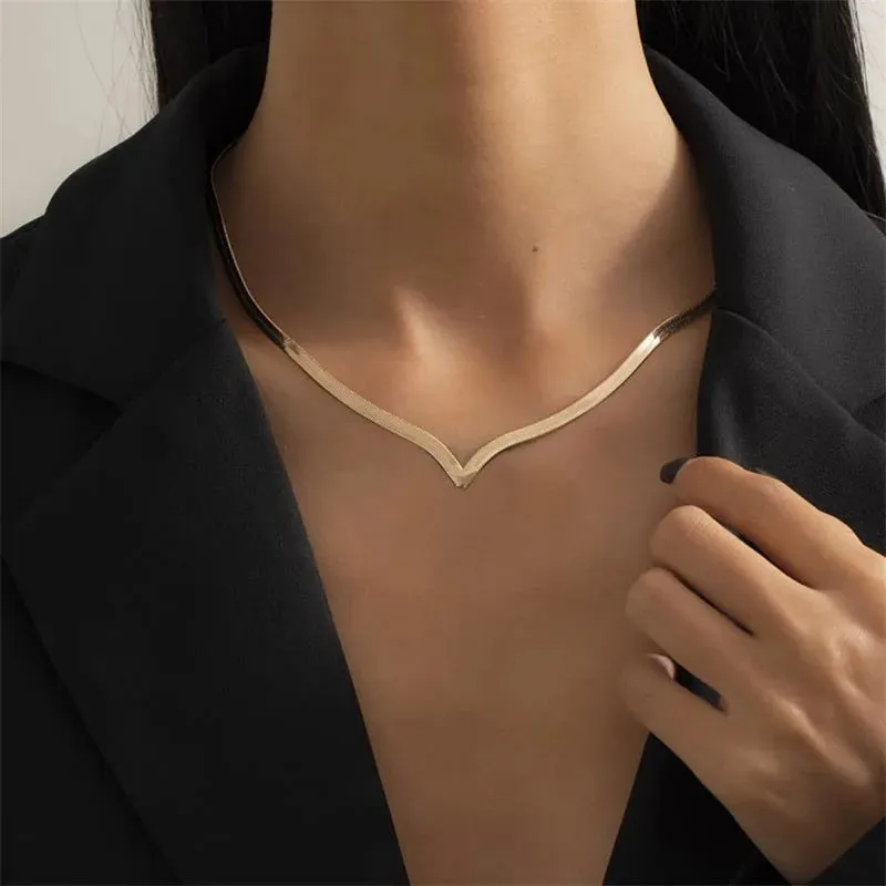 Simple Creative V-shaped Necklace For Women Flat Snake Chain Choker