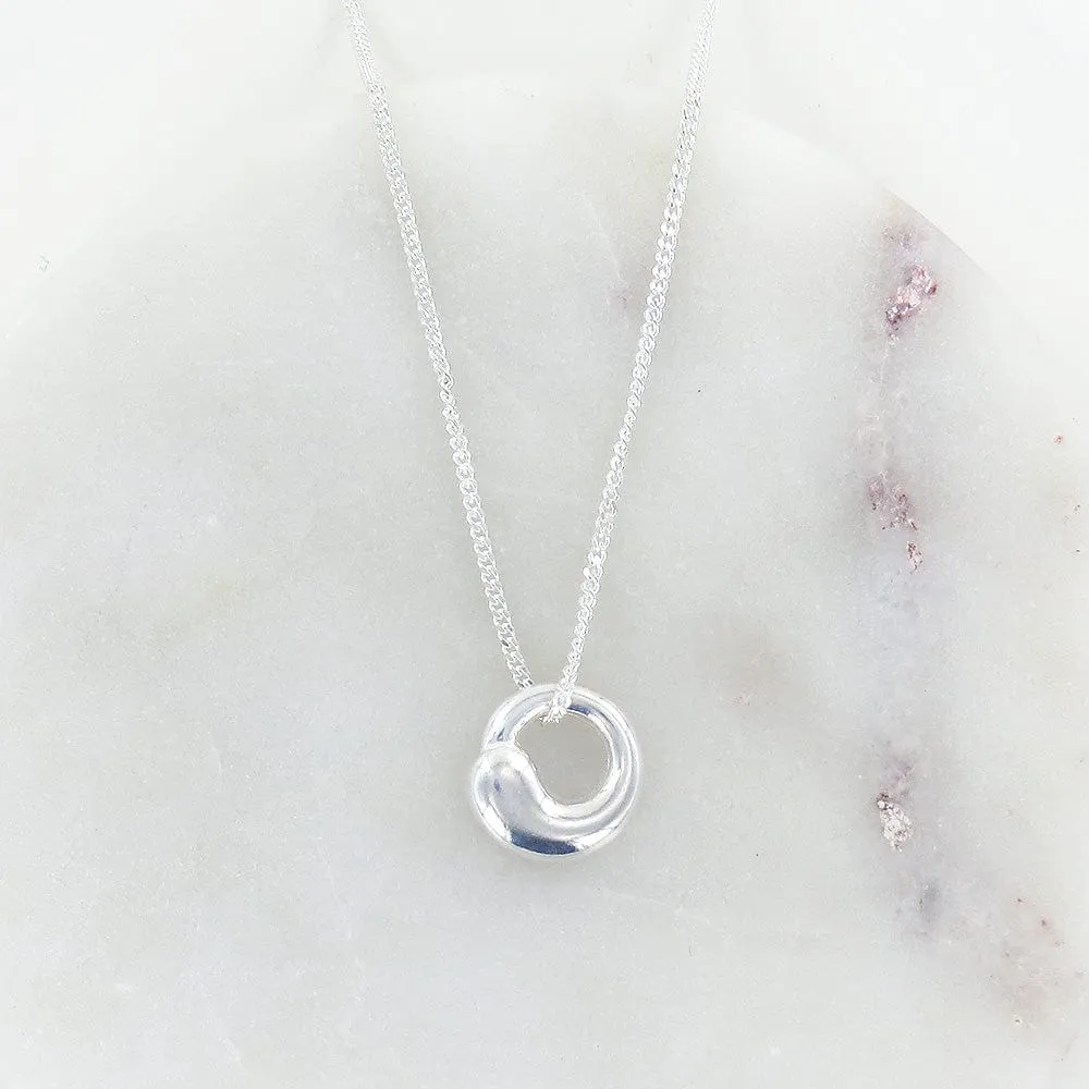 Thick Open Swoosh Circle Pendant Necklace