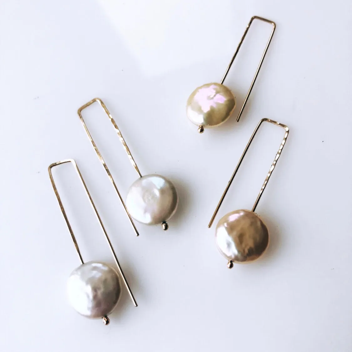 U Earrings in freshwater coin pearls and 14kgf